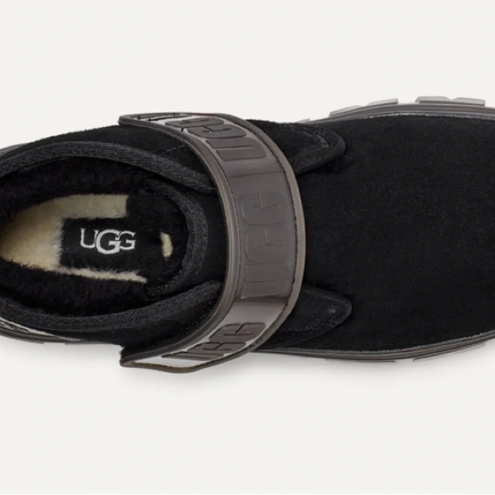 UGGS - Picture 3 of 5